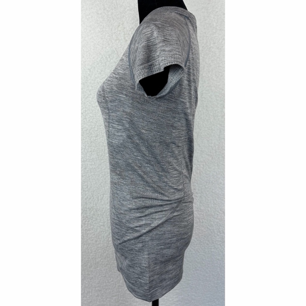 LULULEMON • Heather Gray Swiftly Tech Crewneck Short-Sleeve Athletic Shirt, 6 - Picture 8 of 15